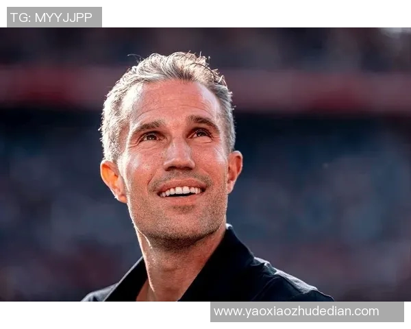 42岁范佩西执教儿子首秀,父子情深感动全场 42岁范佩西执教儿子首秀,父子情深感动全场