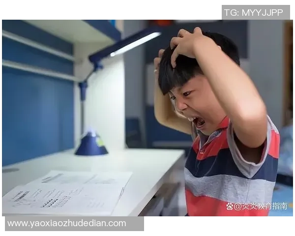 学校联赛后失物招领60件外套,家长集体崩溃!这份“遗失”的,是孩子的成长还是父母的血压? 学校联赛后失物招领60件外套,家长集体崩溃!这份“遗失”的,是孩子的成长还是父母的血压?